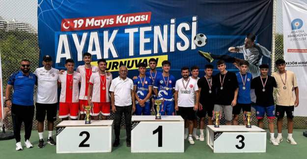 Ayak Tenisi ’19 Mayıs Kupası’ İçin Oynandı
