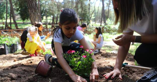 Büyükşehir’in ‘Koku Bahçesi’ İlgi Görüyor