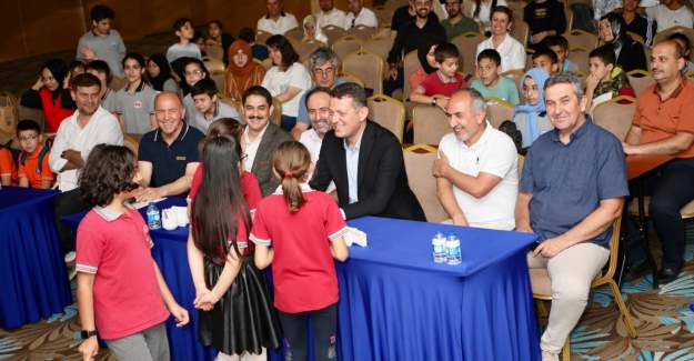 Kaymakam Ürkmezer Okullar Arası Kuran-ı Kerim Meali Bilgi Yarışması Ödül Törenine Katıldı