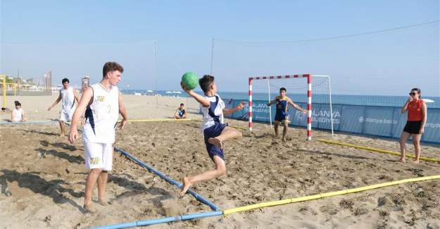 Alanya'da Hentbol Şenliği Başladı