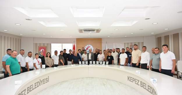 Kırkpınar ve Dirmil Pehlivanlarından Başkan Kocagöz’e Ziyaret