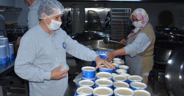 Alanya Aşevi, 2024'te 2 Bin 352 Kişiye 169 Bin 375 Porsiyon Yemek Ulaştırdı