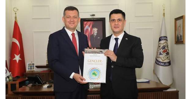 Türkmenistan Büyükelçisi İsanguliyev'den Kaymakam Ürkmezr'e Ziyaret