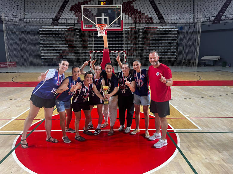 Antalya Büyükşehir Belediyesi Spor Kulübü Kadın Basketbol Takımı Şampiyonluğa Ulaştı