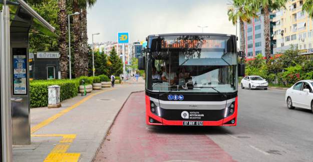 Büyükşehir’in Toplu Ulaşım Araçları 15 Temmuz’da Ücretsiz
