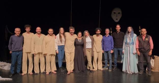 Alanya Belediye Tiyatrosu Turnede Sanatseverlerle Buluştu