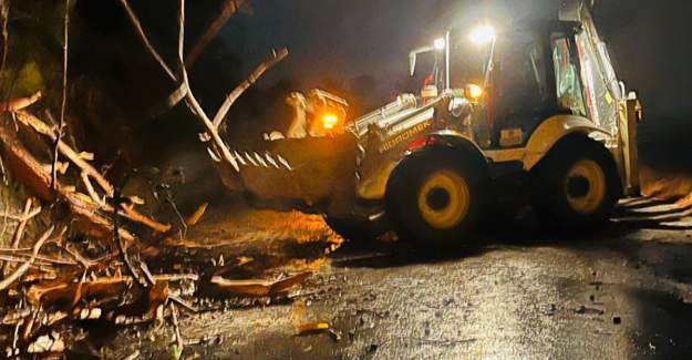 Alanya Belediyesi Olumsuz Hava Koşullarına Karşı Gece Boyu Teyakkuzdaydı
