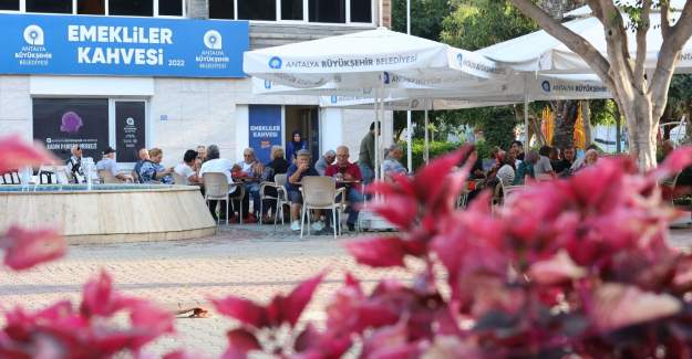 Büyükşehir Belediyesi Emeklileri Unutmuyor: Alanya Emekli Kahvesi’ne Tam Not