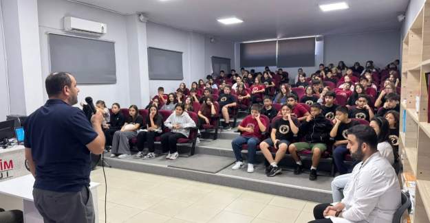 Kolejde Gençlere Yönelik Değerler Eğitimi Programı Düzenlendi