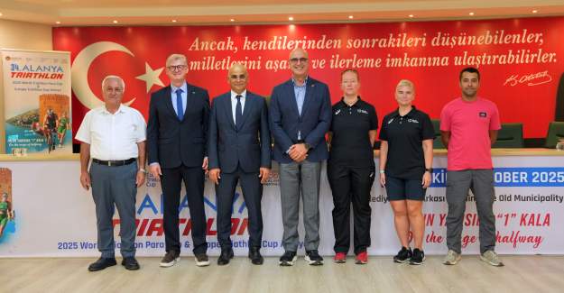 Otuz Dördüncü Alanya Triatlonu Yarışları İçin Start Verildi