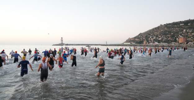 Uluslararası Alanya Triatlonu Tamamlandı