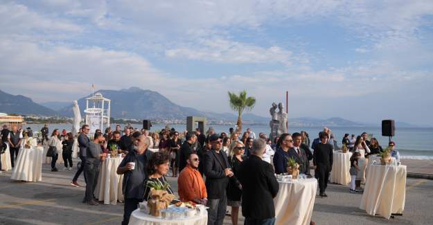 6 Ülkeden 10 Sanatçı Alanya’ya Yeni Eserler Kazandırdı