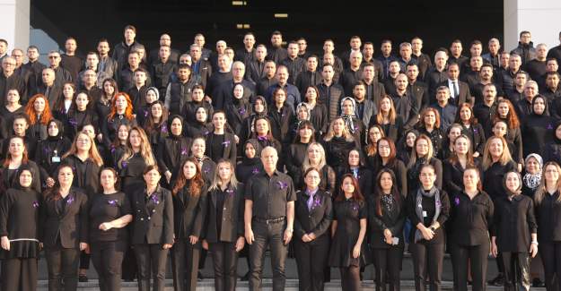 Alanya Belediyesi Kadına Şiddete Siyah Tepki Gösterdi