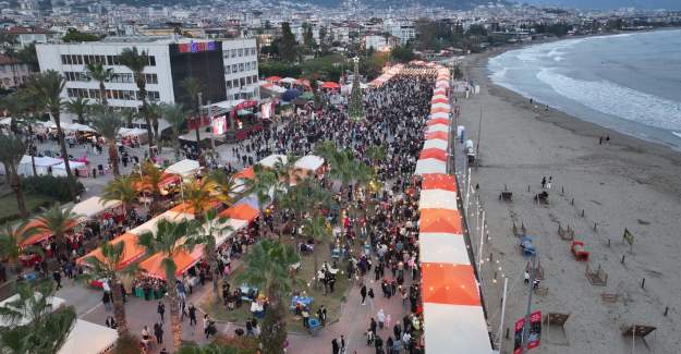 15. Uluslararası Alanya Noel Pazarı Kapılarını Açıyor