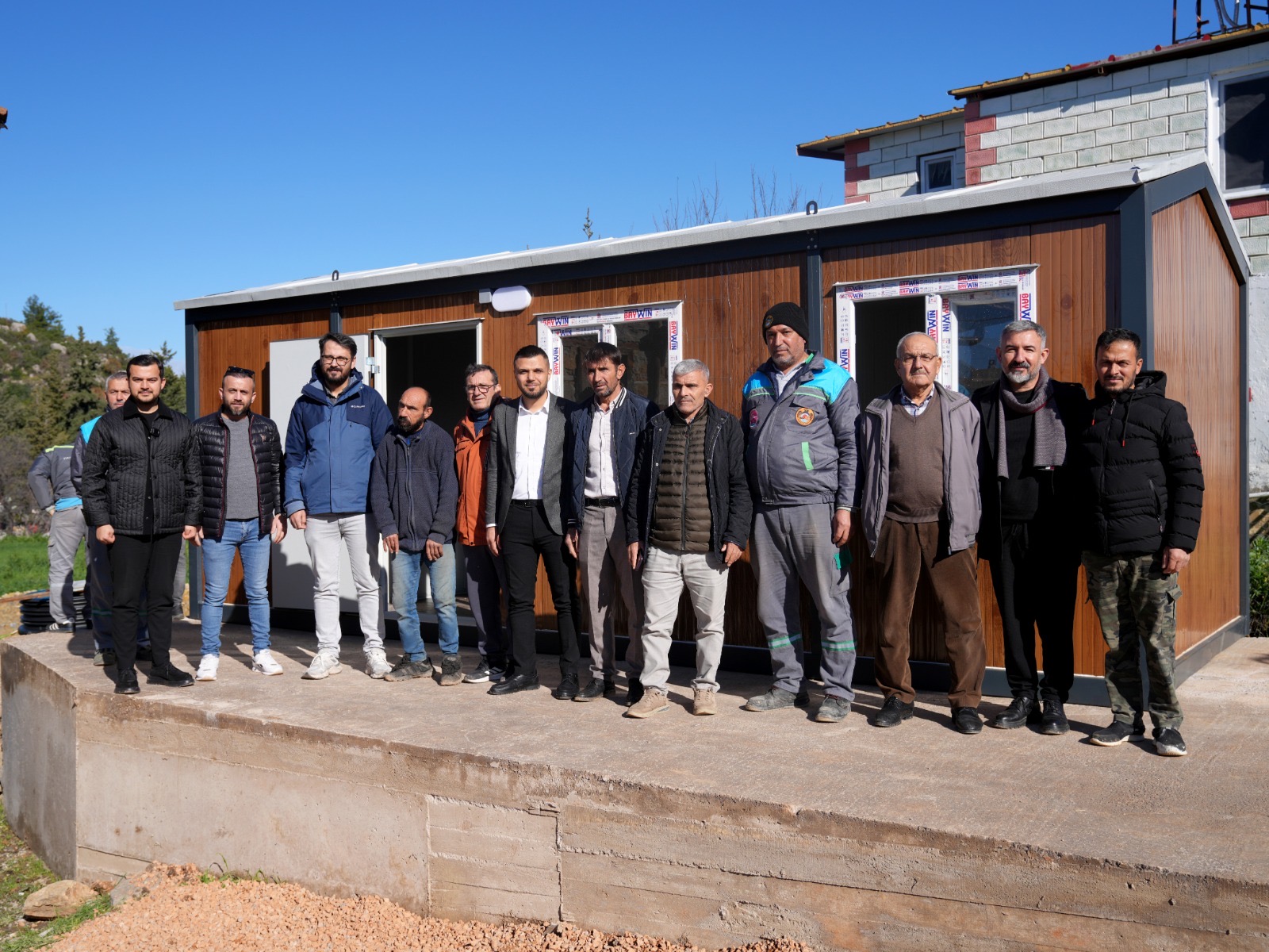 Onur Şimşek ve Alanya Belediyesi’nden Engelli Vatandaşa Konteyner Ev Desteği