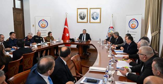 Vali Hulusi Şahin Başkanlığında Toplanıldı: Antalya’da Sel Bilançosu ve Yeni Tedbirler Masaya Yatırıldı