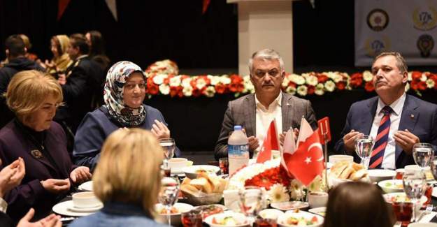 Vali Yazıcı, İlk İftarda Şehit Aileleri Ve Gazilerle Bir Araya Geldi