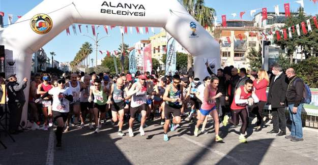 23 Alanya Atatürk Halk Koşusu ve Yarı Maratonu Yapılacak