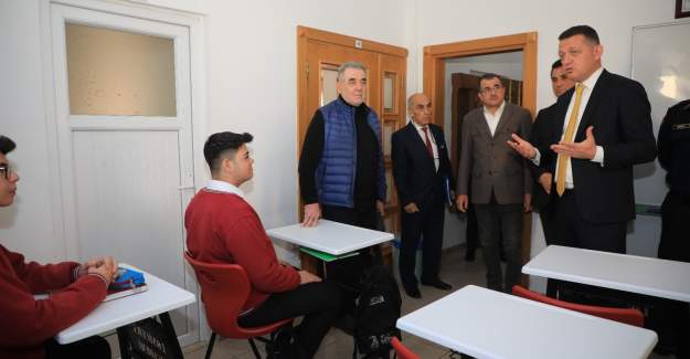 Kaymakam Ürkmezer Lonicera Akademi Mesleki ve Teknik Eğitim Araştırma ve Geliştirme Merkezini Ziyaret Etti
