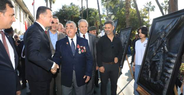18 Mart Çanakkale Zaferinin 110. Yılı ve Şehitleri Anma Programı Çelenk Sunma Töreni Gerçekleştirildi