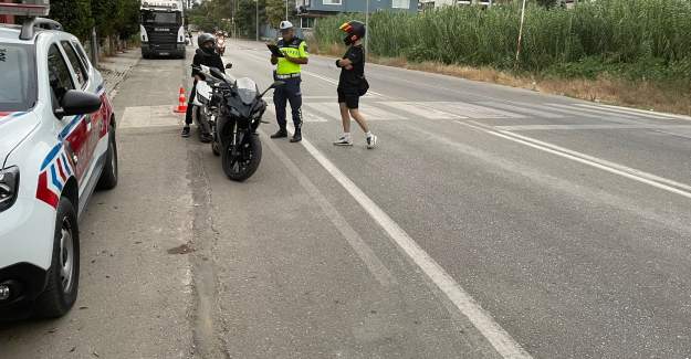 Alanya'da Motosiklet Denetimi: 515 Sürücüye Ceza, 4 Araç Trafikten Men Edildi