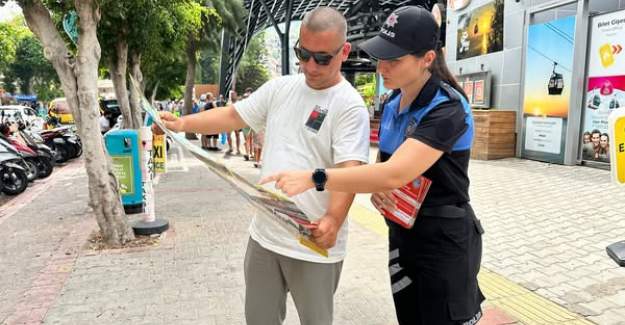 Turistlere Haritalı Bilgilendirme Yapıldı
