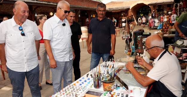 İpeğin İzinde Sergisi Tarihi Bedesten’de Açıldı
