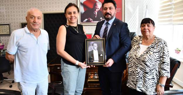 AKP Kadın Kolları ve ADD’den  Başhekime Ziyaret
