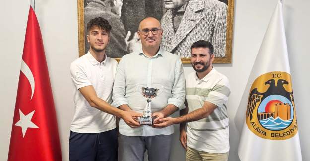 Şampiyon Sporcudan Anlamlı Ziyaret