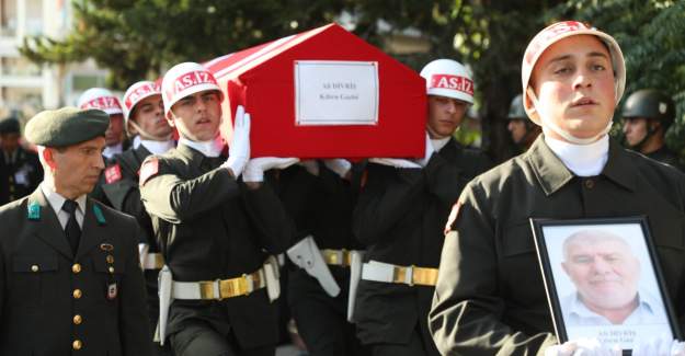 Kıbrıs Gazisi Ali Divriş, Askeri Törenle Son Yolculuğuna Uğurlandı