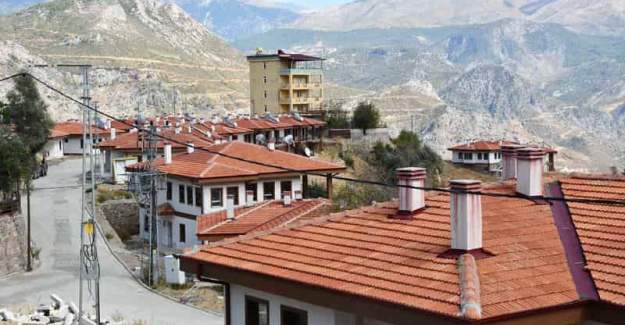 Bayır Mahallesi’nde Yangınzedelere 100 Yeni Ev Teslim Edildi