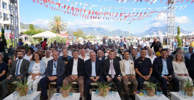 Alanya’da Tropikal Rüzgar Başladı: 4. Tropikal Meyve Festivali Yoğun İlgi Gördü