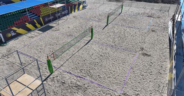 Alanya Belediyesi Ücretsiz Plaj Voleybolu Etkinliği Düzenliyor
