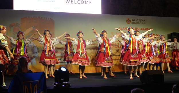 Alanya Uluslararası Halk Dansları ve Müzik Festivali başladı!