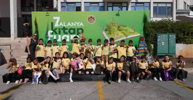 Alanya Kitap Fuarı’na Öğrencilerden Büyük İlgi