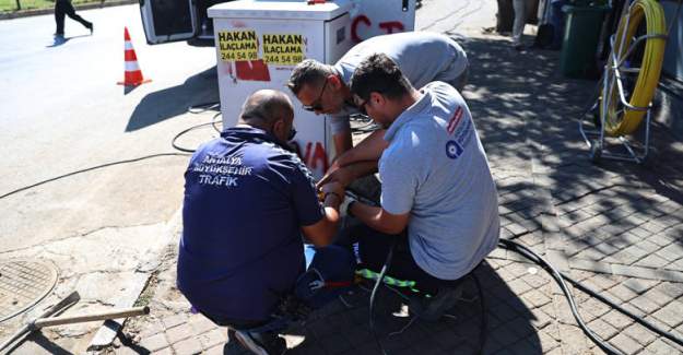 Büyükşehir Sinyalizasyon Alt Yapısını Yeniliyor