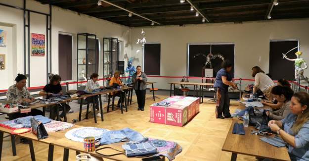 Eski Kıyafetler İleri Dönüşüm Atölyesinde Yeniden Hayat Buldu