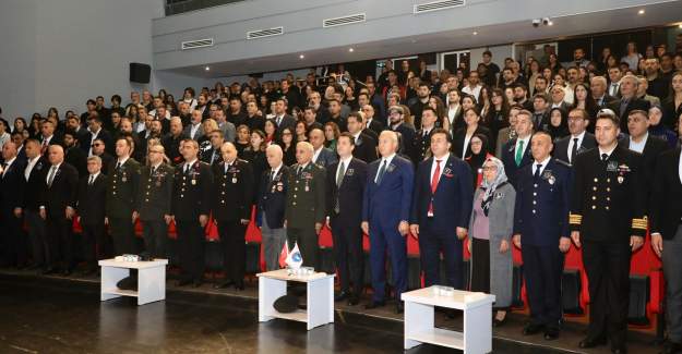 "Atatürk’ün Kıvılcımları" Gösterisi Duygulandırdı