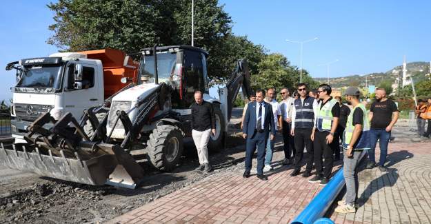Atatürk Caddesi'nde Tarihi Yenileme Başladı