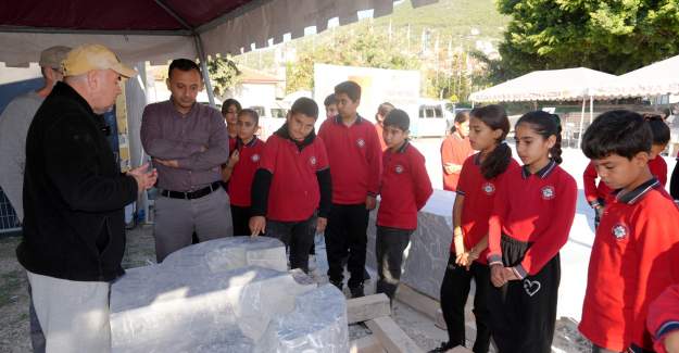 Öğrenciler Sanatla Buluştu: Taş Heykel Sempozyumuna Ziyaret