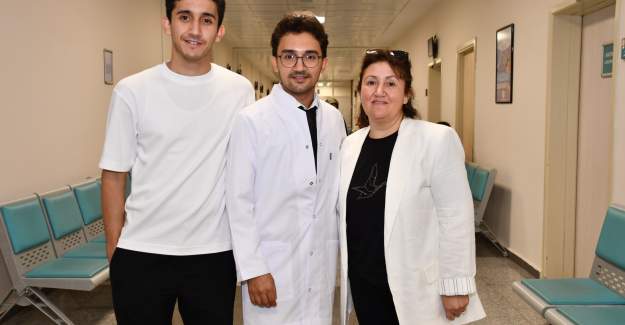 Alanya EAH, cerrahi alanda ilk uzman doktorunu mezun etti