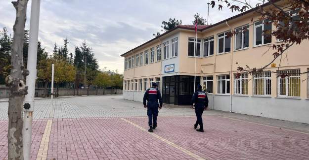 Jandarma’dan Demirtaş Ve Güzelbağ Okul Çevrelerinde Kapsamlı Denetim