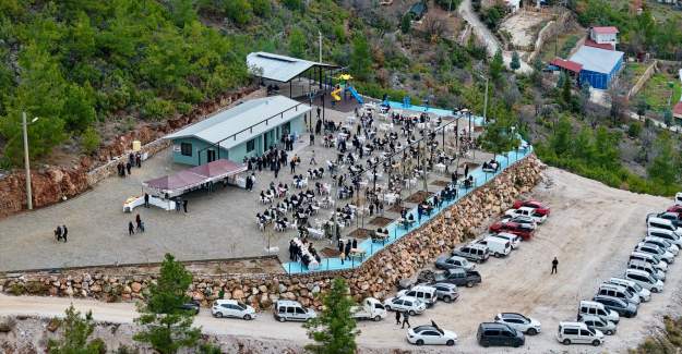 Akçatı'da Mahallelinin Emeğiyle Çok Amaçlı Salon Hizmete Açıldı