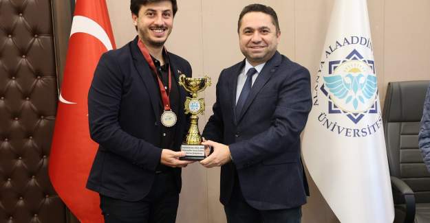 ALKÜ’de Futbolun Şampiyonu Eğitim Fakültesi