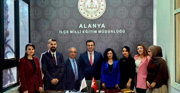 Müdür Yılmaz Şampiyonları Ağırladı