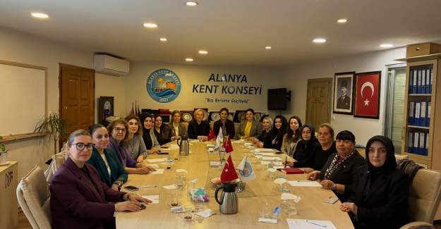 Özcan’dan Kadınlara Güçbirliği : 8 Mart Hazırlıkları Başladı