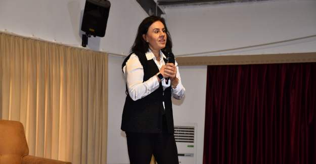 Başhekim Yılmaz Gençlerle Buluştu