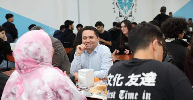 ALKÜ’de İftar Sofrası: Rektör Türkdoğan Öğrencilerle Buluştu!