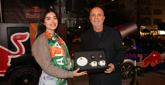 Başkan Çavuşoğlu'ndan Store Çıkarması