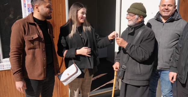 81 Yaşındaki Hüseyin Amca Yeni Yuvasına Kavuştu